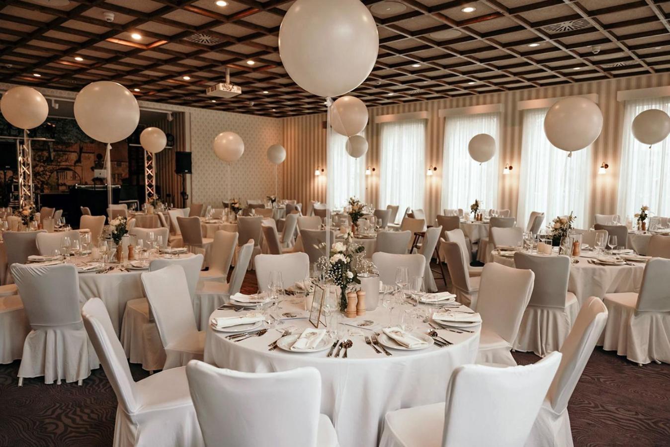 Naundrups Hof Hotel Людингхаузен Екстериор снимка