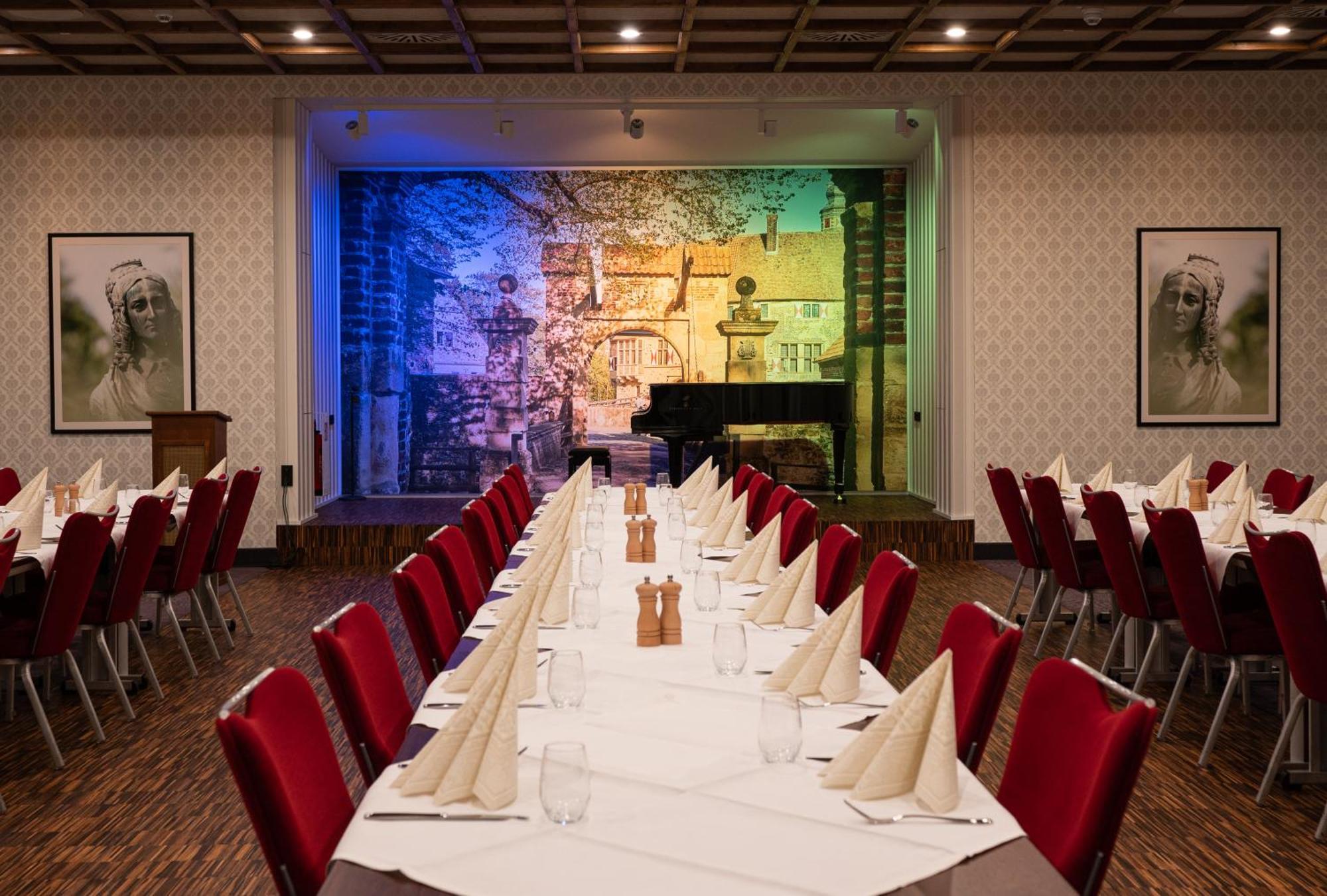 Naundrups Hof Hotel Людингхаузен Екстериор снимка
